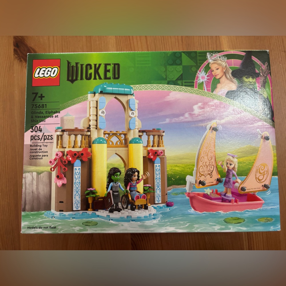 LEGO Wicked Glinda, Elphaba, & Nessa at Shiz 75681 7+ new in box